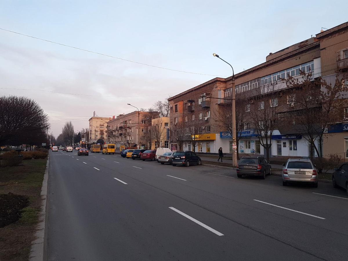 1-Room Apartment 50M2 On Metalurhiv Avenue 17, By Grandhome Zaporizhia Exterior foto